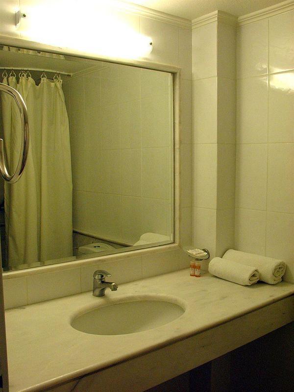 Hotel Artemis Tolón Esterno foto